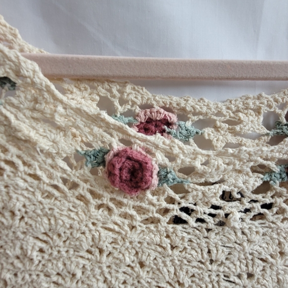 Cream Crochet Rosebud Sweater VTG - Picture 2 of 4